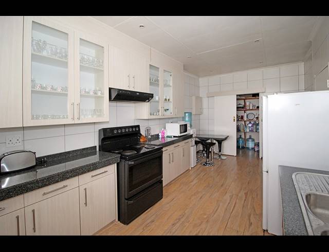 4 BEDROOM APARTMENT FOR SALE IN ST ANDREWS